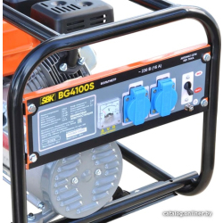             Бензиновый генератор SBK BG4100S        