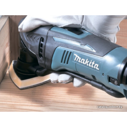             Мультифункциональная шлифмашина Makita DTM50RFE (с 2-мя АКБ, кейс)        